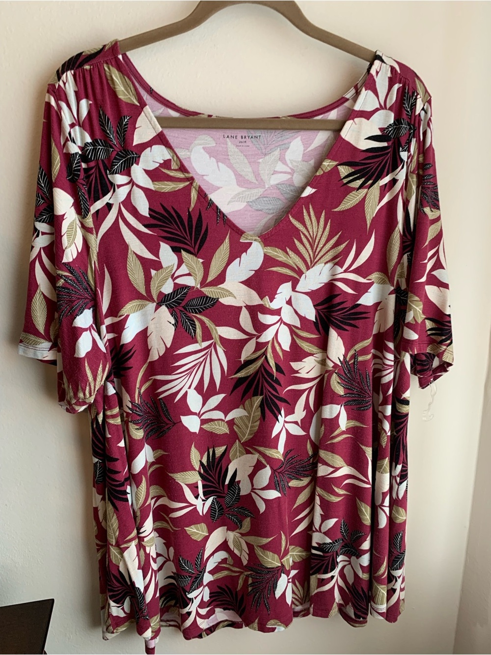 PLUS SIZE 26/28  TEE